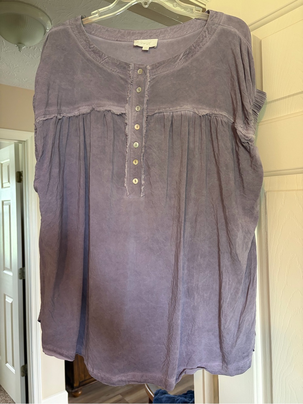 ODDY Lavender Short Sleeve Button-Front Peasant Top